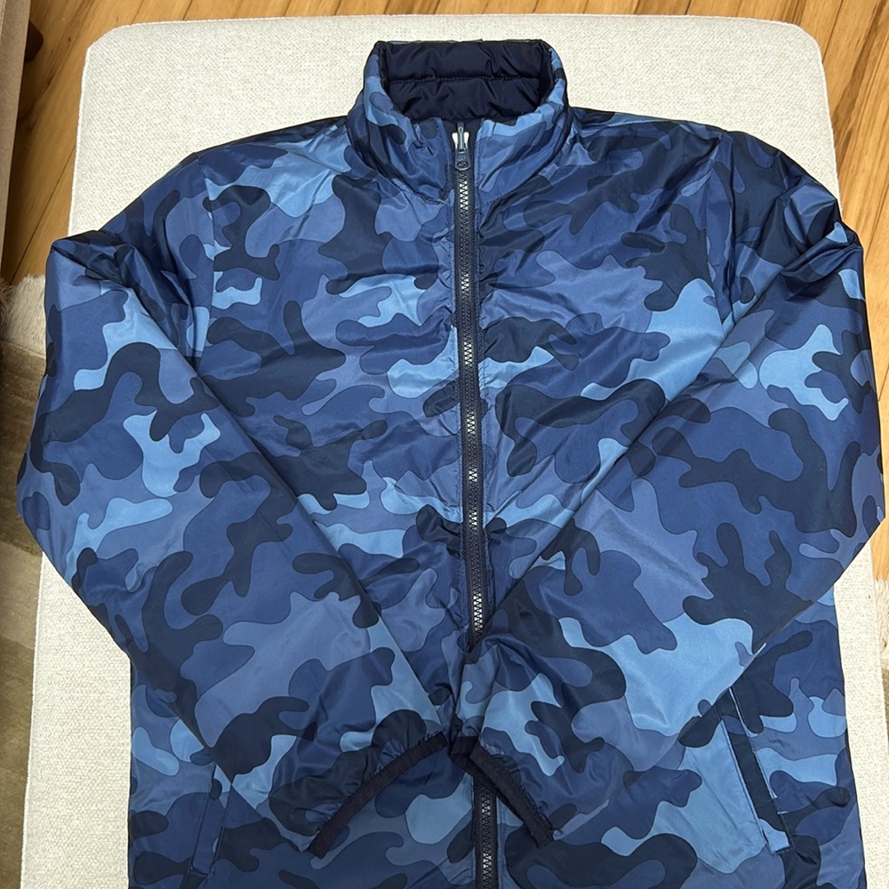 Gap kids XL jacket. Reversible
Navy blue and blue camouflage
Excellent